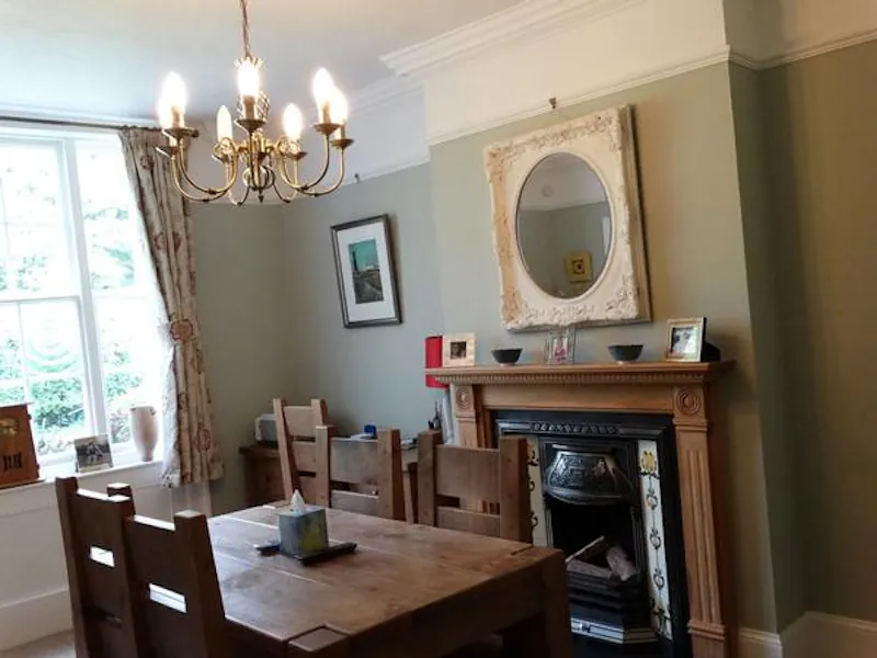 Dining room at Film location C863 in Surrey (photo 19)