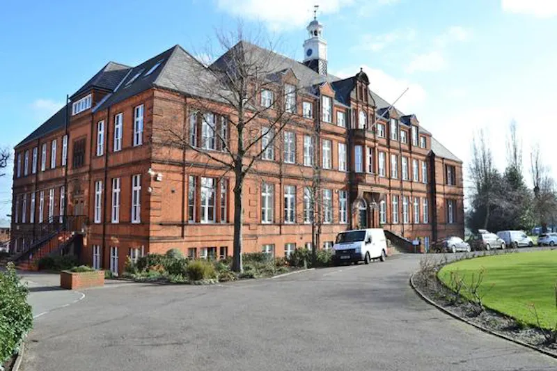 Versatile Dulwich school, J214 (photo 1)