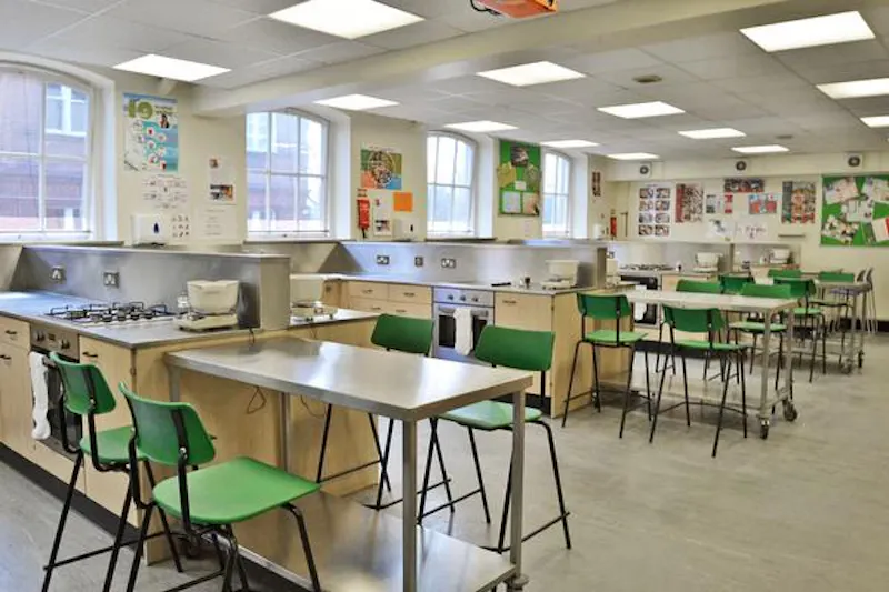 Versatile Dulwich school, J214 (photo 10)