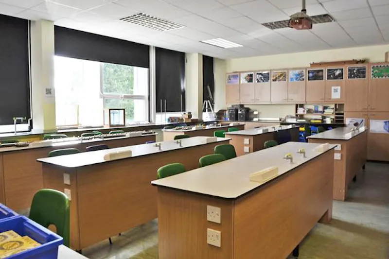 Versatile Dulwich school, J214 (photo 13)
