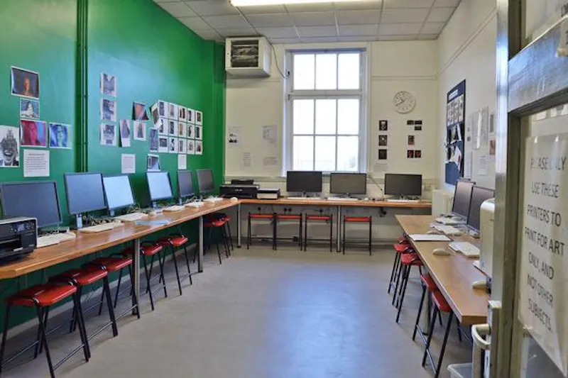 Versatile Dulwich school, J214 (photo 16)