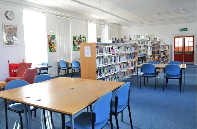Versatile Dulwich school, J214 (photo 23)
