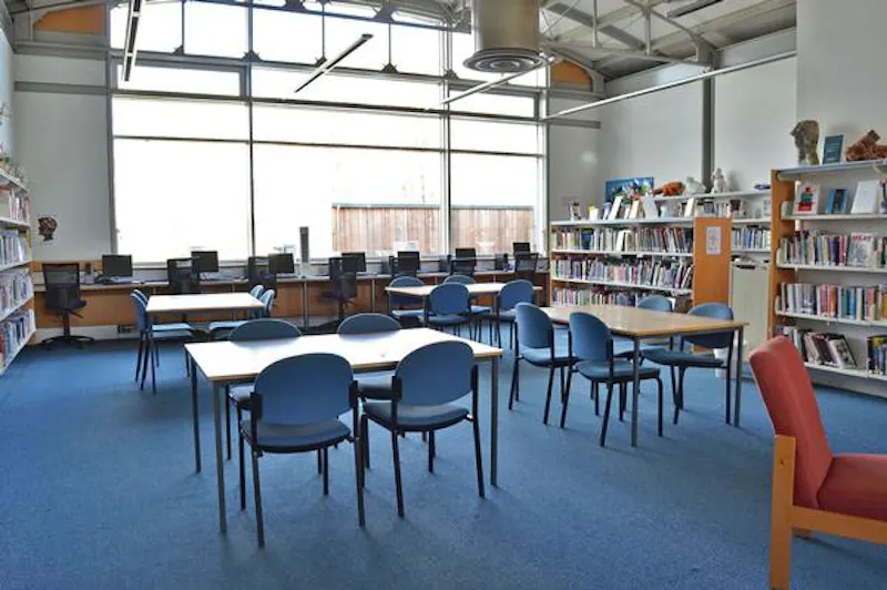 Versatile Dulwich school, J214 (photo 24)