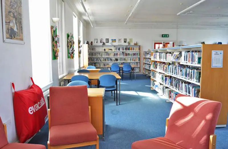 Versatile Dulwich school, J214 (photo 25)