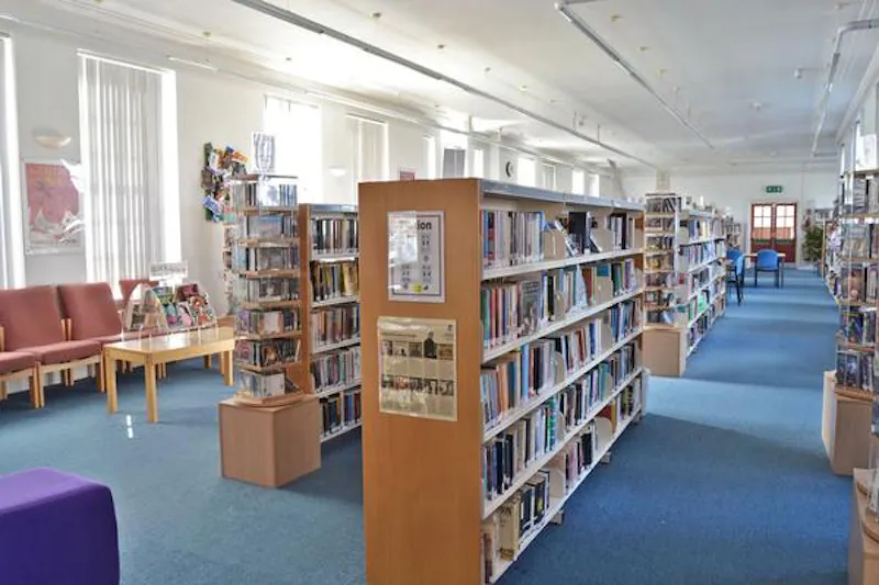 Versatile Dulwich school, J214 (photo 27)