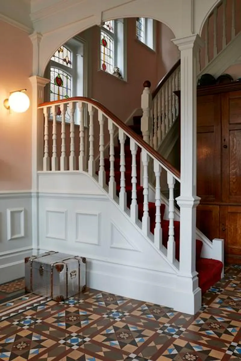 Staircase at Stylish Forest Hill house, B1714 (photo 22)