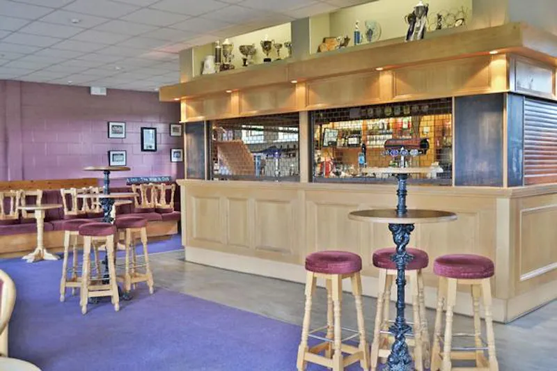 Bar at Sports fields and club-house , R800 (photo 4)