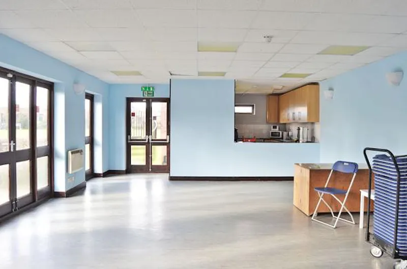 Sports fields and club-house , R800 (photo 16)