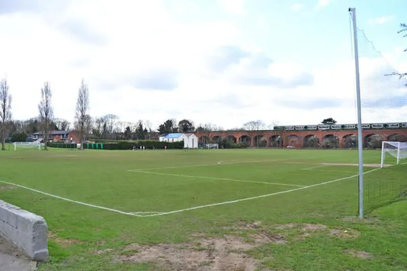 Sports fields and club-house , R800 (photo 25)