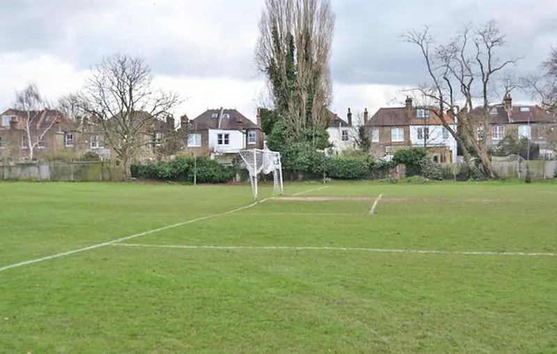 Sports fields and club-house , R800 (photo 26)