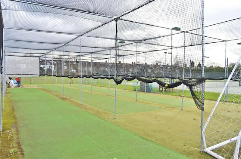 Sports fields and club-house , R800 (photo 29)