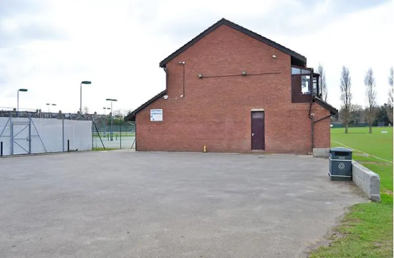 Sports fields and club-house , R800 (photo 32)