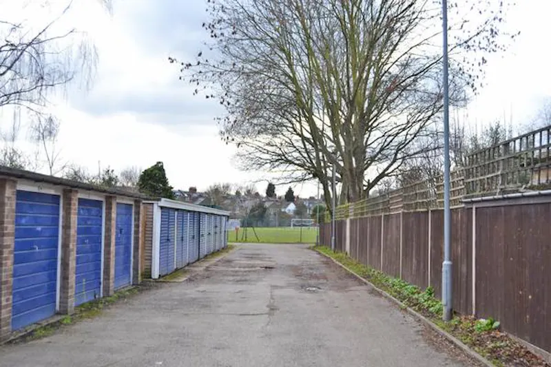 Sports fields and club-house , R800 (photo 35)