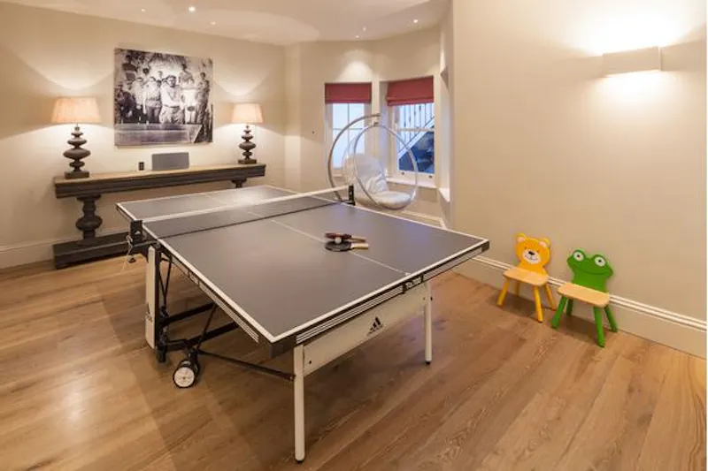 Games room at Lovely Wandsworth family house, B1715 (photo 14)