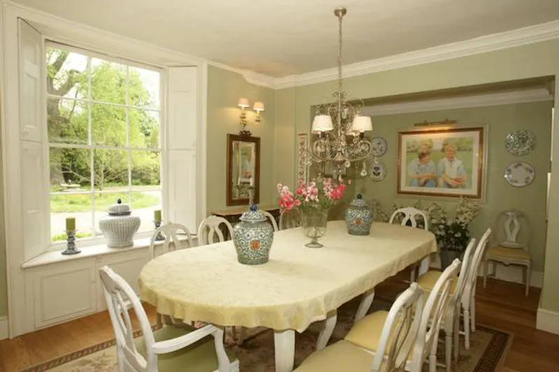 Dining room at Chocolate box in Wrotham Heath, A1404 (photo 4)