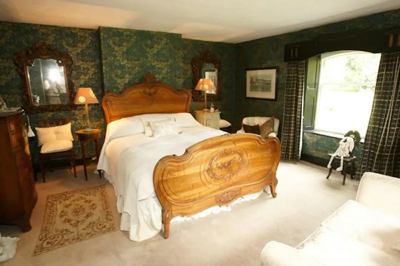 Bedroom at Chocolate box in Wrotham Heath, A1404 (photo 6)