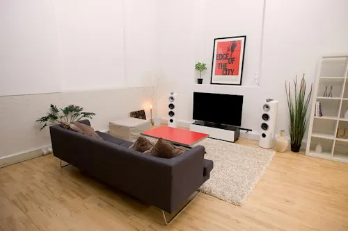 White loft studio in Angel, N410
