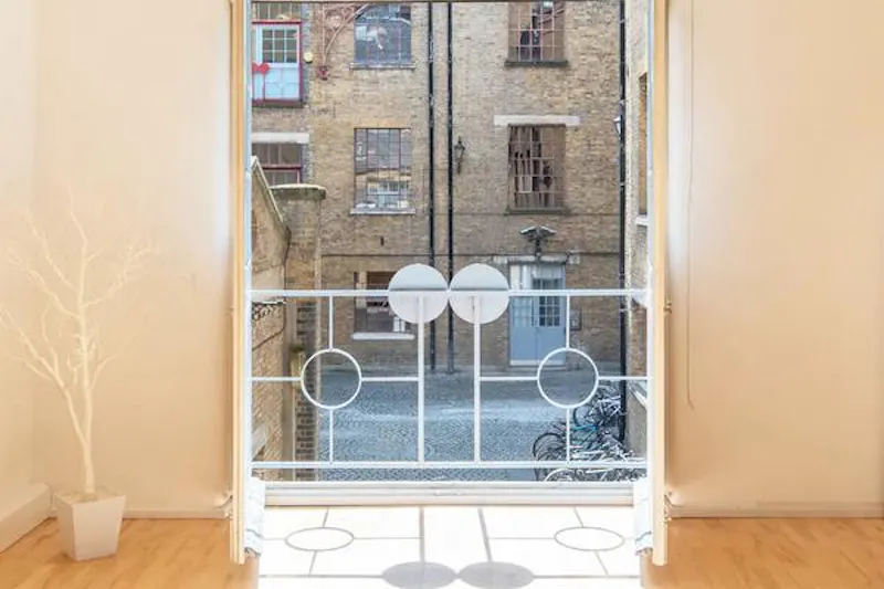 Balcony at White loft studio in Angel, N410 (photo 3)