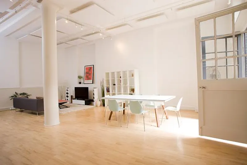 Open plan at White loft studio in Angel, N410 (photo 7)