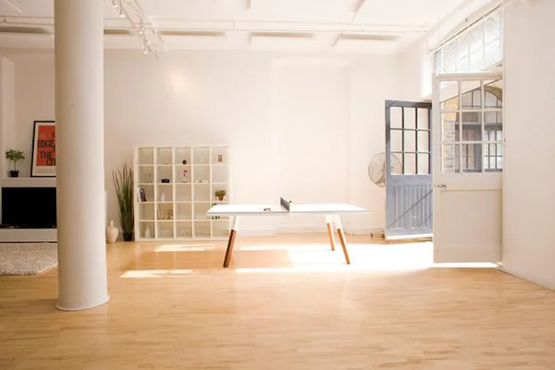 White loft studio in Angel, N410 (photo 9)