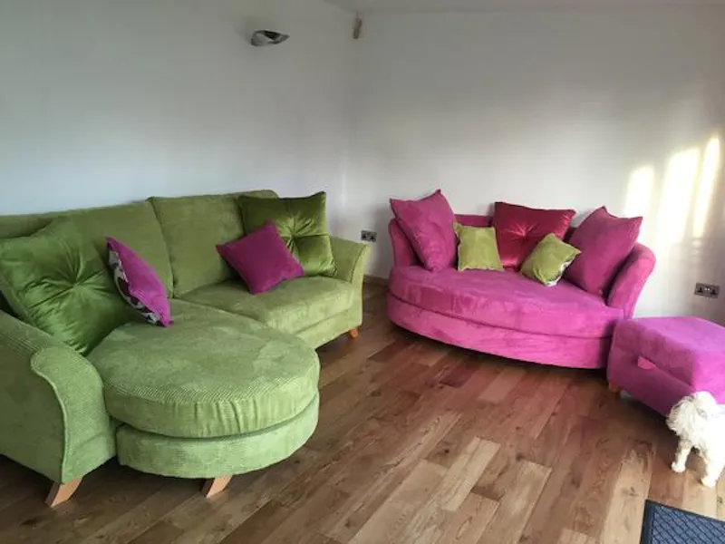 Living Room at Film location D2240 in London (photo 3)