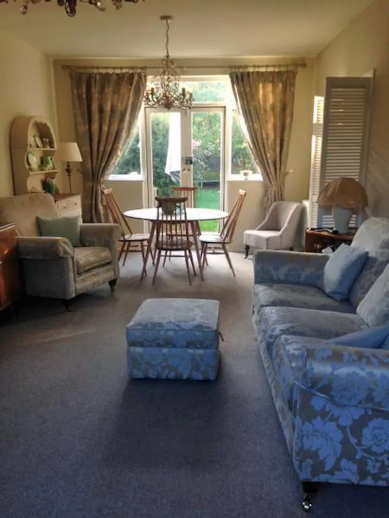 Living Room at Suburban house in Eltham, D2242 (photo 7)
