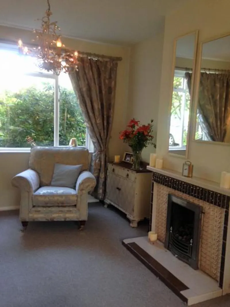 Suburban house in Eltham, D2242 (photo 9)