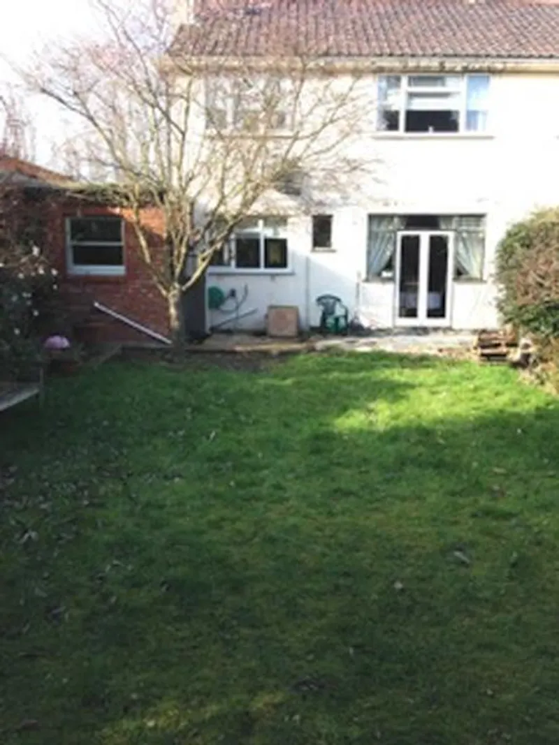 Garden at Suburban house in Eltham, D2242 (photo 21)