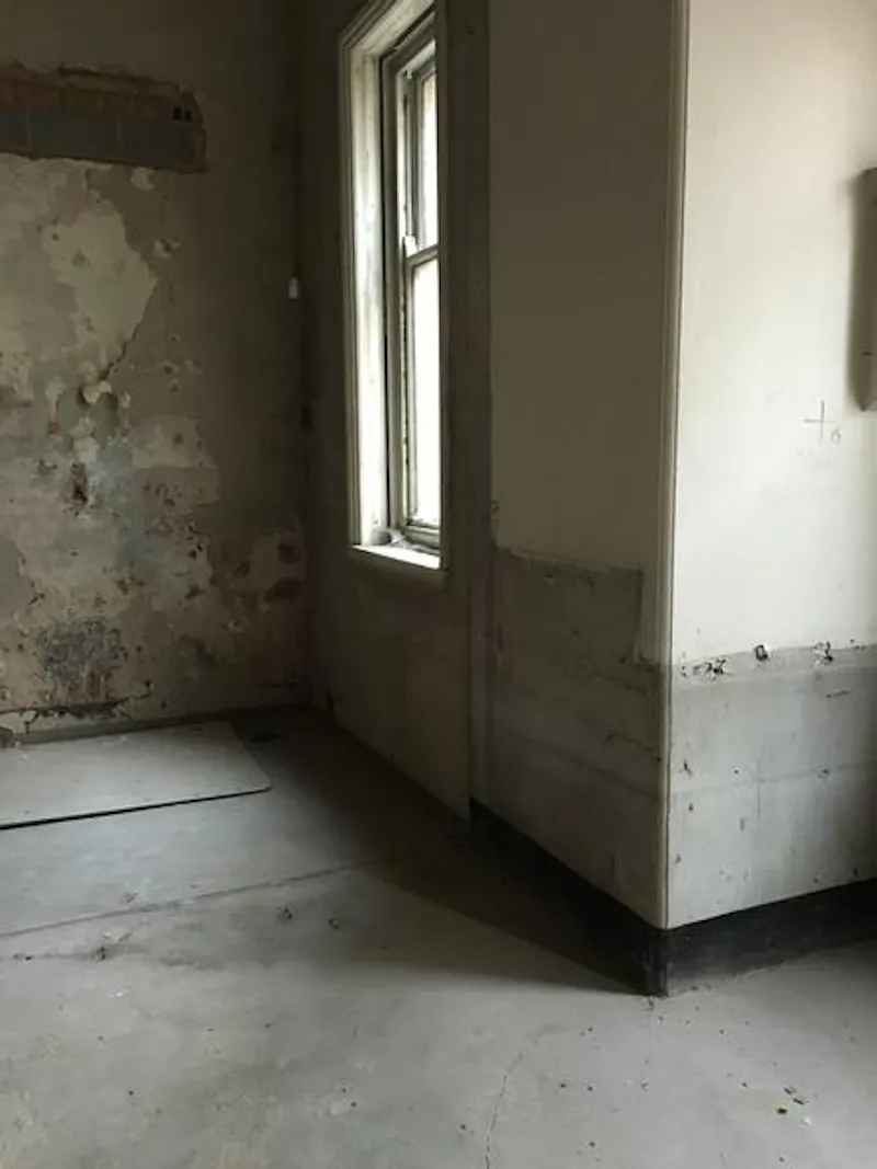Derelict Wolverhampton studio, N411 (photo 10)