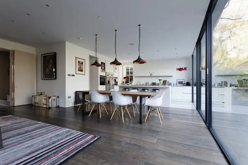 Modern and minimal in Putney, E425 (photo 15)
