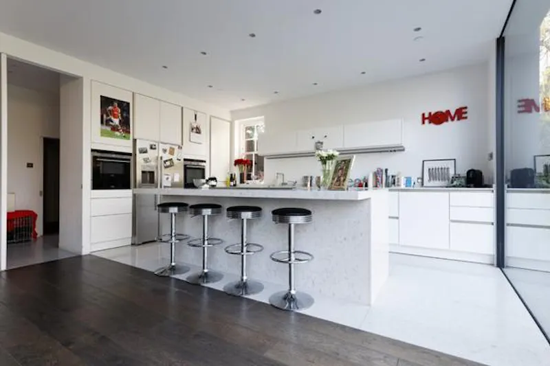 Modern and minimal in Putney, E425 (photo 16)