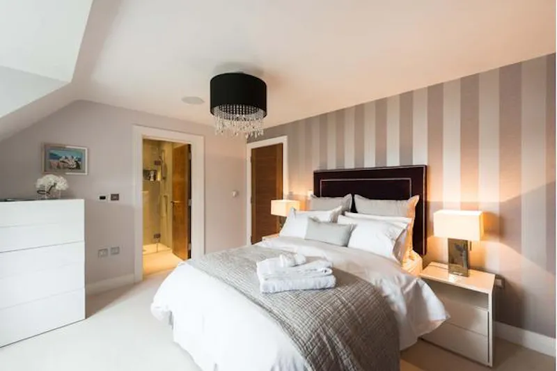 Contemporary Enfield apartment, F1102 (photo 26)