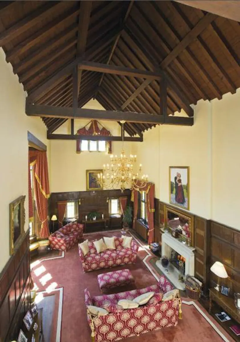 Fireplace at Bletchingly Manor Houses, B1719 (photo 2)