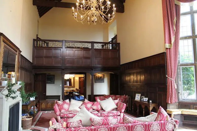 Panelling at Bletchingly Manor Houses, B1719 (photo 4)
