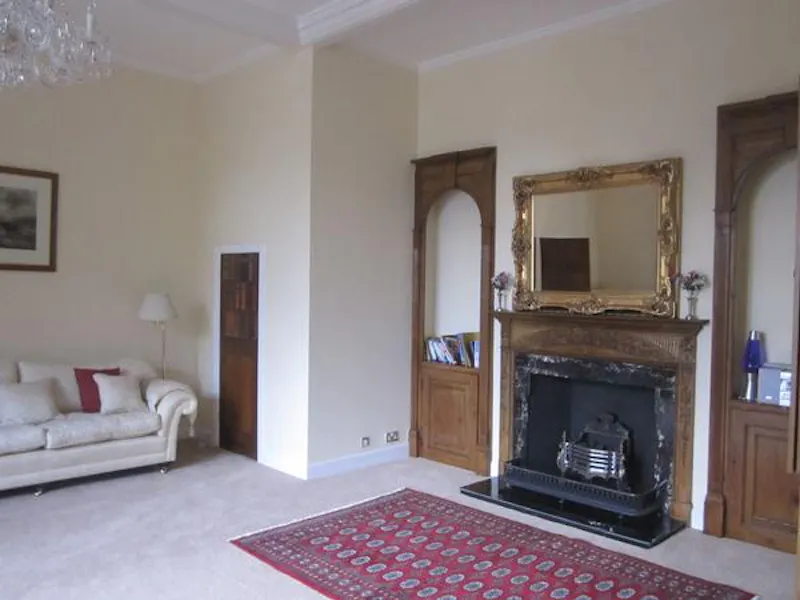 Fireplace at Bletchingly Manor Houses, B1719 (photo 22)