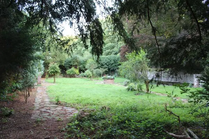 Garden - wild at Elizabethan Manor in Luton, H176 (photo 20)