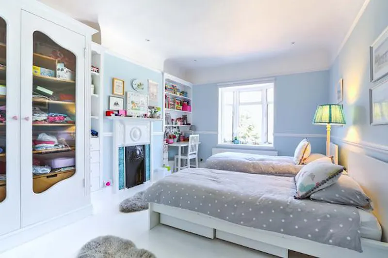 Bedroom - child's at Film location E427 in London (photo 25)