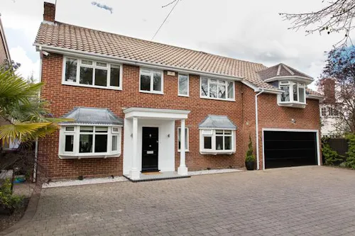 Large detached house Weybridge, D2248