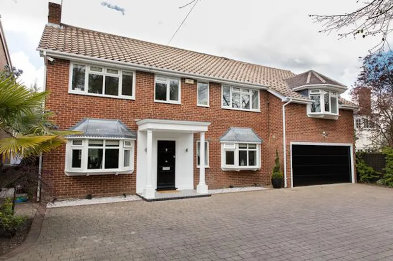 Garage at Large detached house Weybridge, D2248 (photo 1)