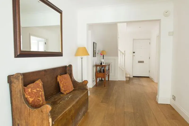 Large detached house Weybridge, D2248 (photo 3)