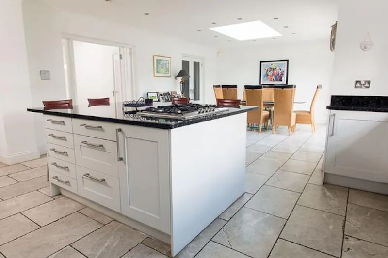 Large detached house Weybridge, D2248 (photo 4)