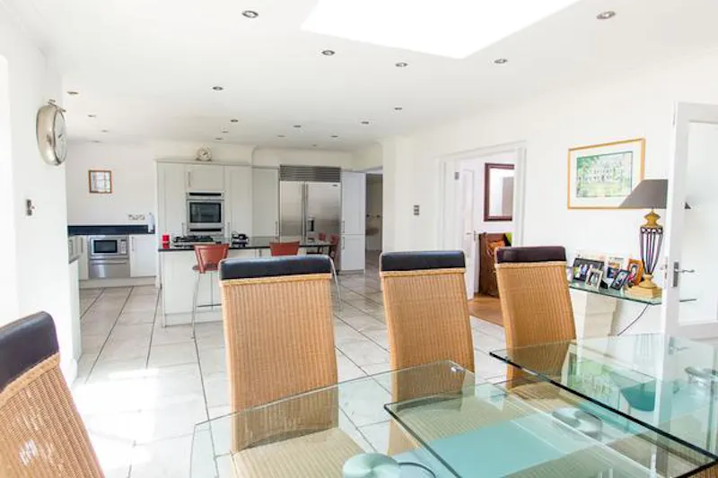 Large detached house Weybridge, D2248 (photo 5)