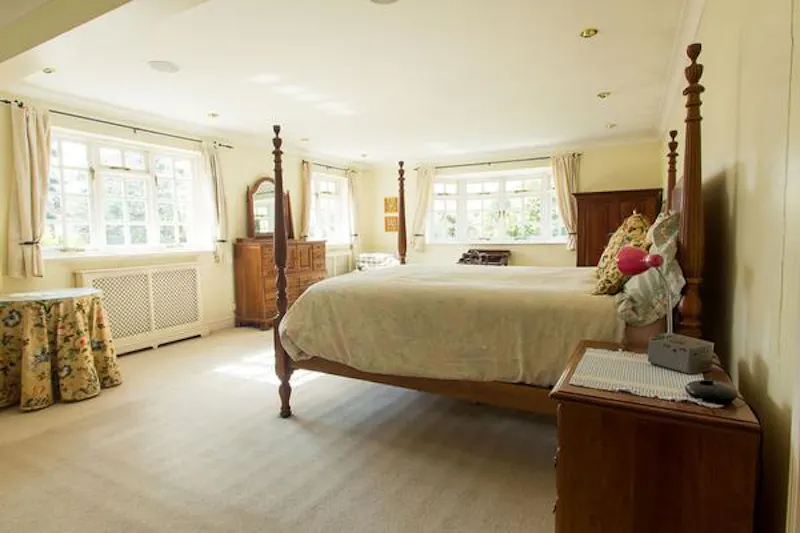Bedroom at Large detached house Weybridge, D2248 (photo 33)