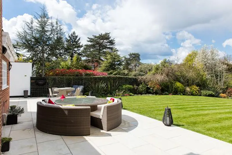 Large detached house Weybridge, D2248 (photo 53)