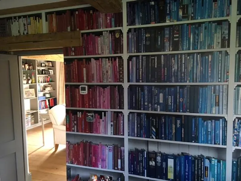 Library at Film location C867 in Hampshire (photo 7)