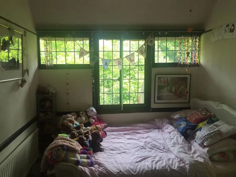 Bedroom at Film location D2254 in London (photo 13)