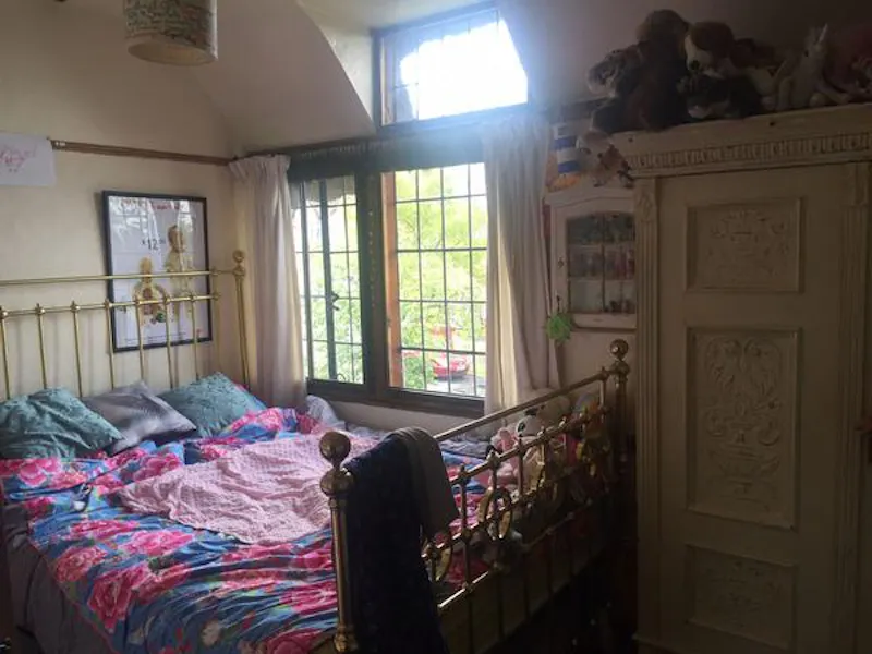 Bedroom at Film location D2254 in London (photo 14)