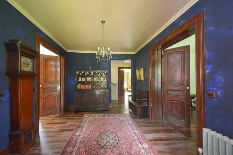 Entrance hall at Faversham American Homestead, D2256 (photo 2)