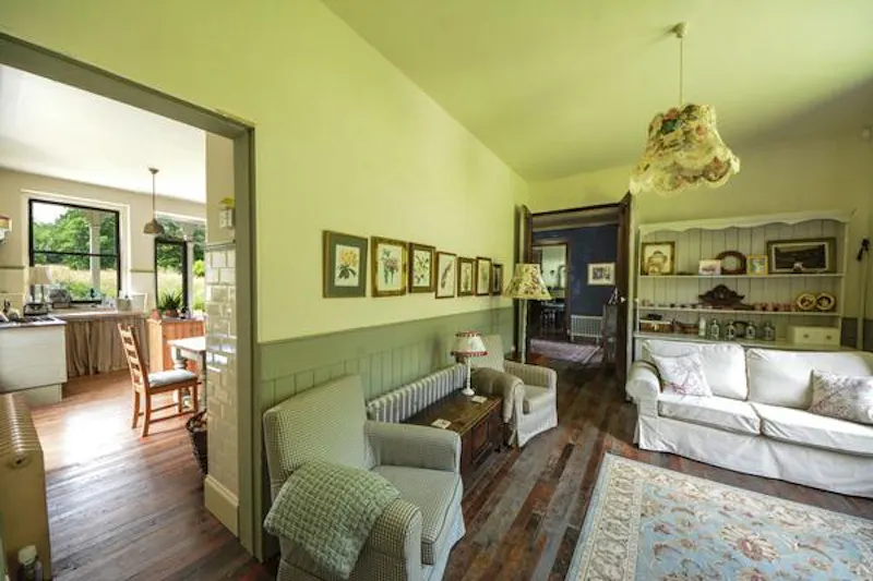 Drawing room at Faversham American Homestead, D2256 (photo 5)