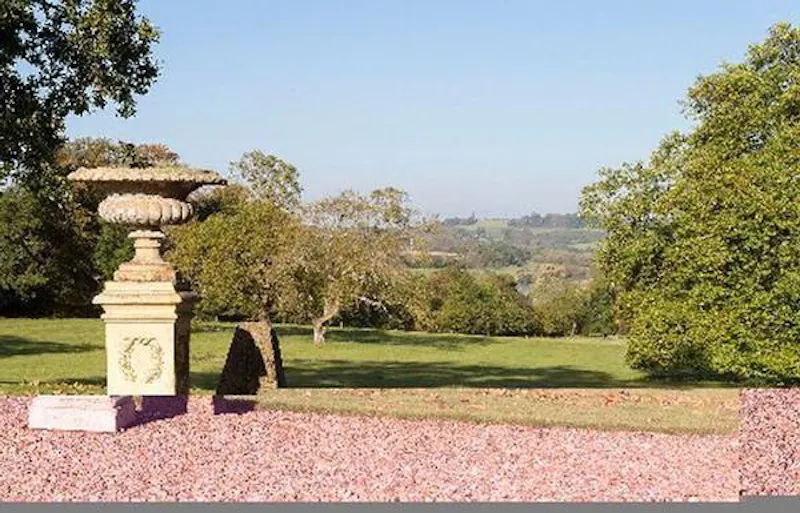 Garden at Wing of Evesham manor house, G97 (photo 9)